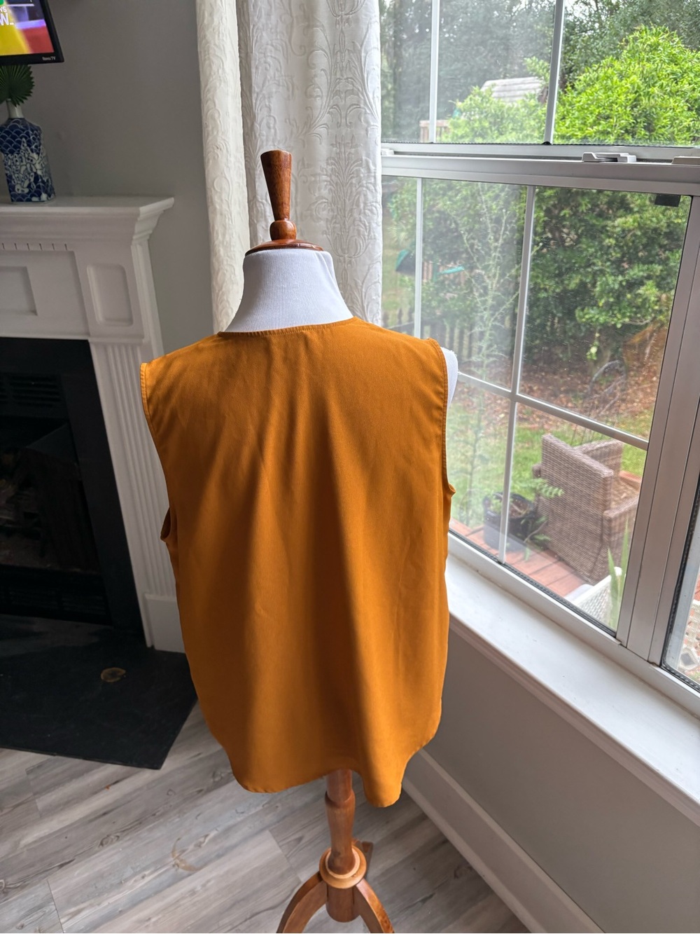 NWOT J. Crew Mustard Ruffle V-Neck Sleeveless Top Size Large - Picture 4 of 8